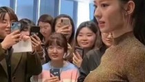 吉娜的身材之谜：天然还是科技的胜利？2025年6月20日