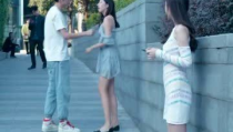 网红情侣吵架吃瓜图片真实,吃瓜群众围观热议！